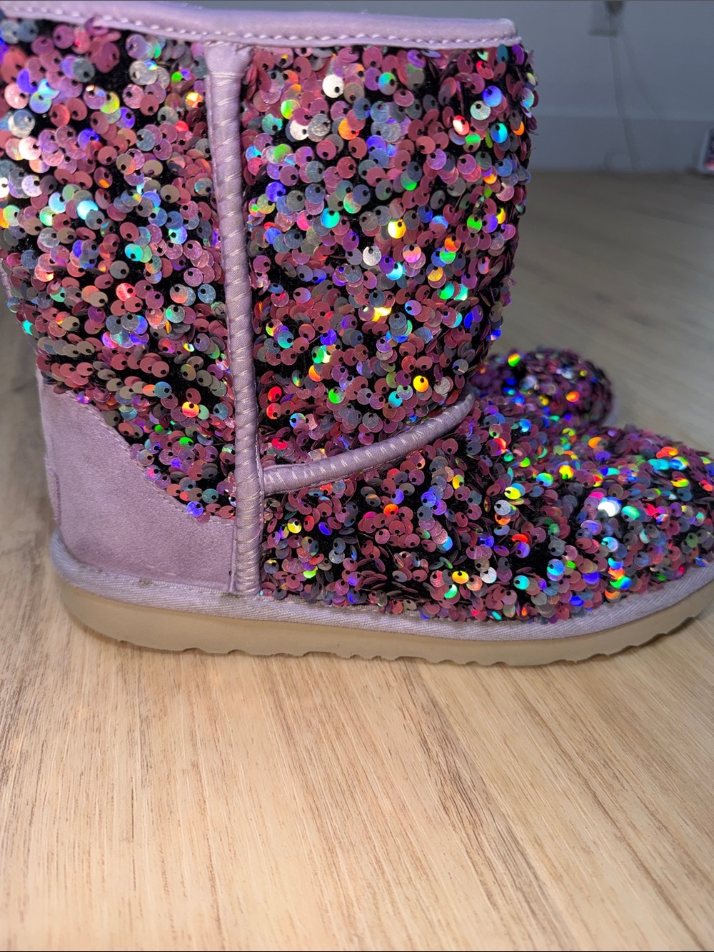 UGG Classic Stellar Sequin Lilac Purple Sparkles girls Boots US 5 Short Height